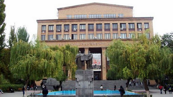 В двух вузах Армении со студентов из Диаспоры все еще берут большую оплату, чем с местных студентов: «Еркрамас»