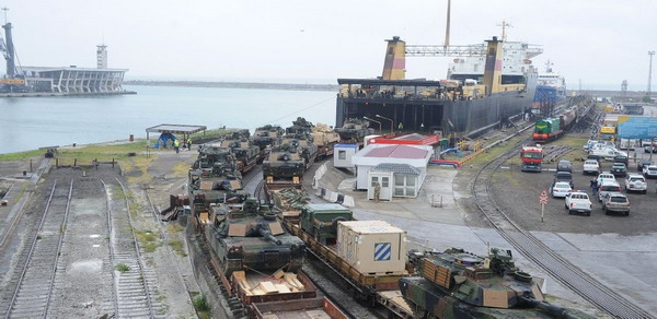 Американские танки «Абрамс» и БМП «Брэдли» вошли в Грузию (ФОТО)