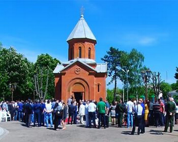В Армавире освятили армянскую церковь, возведенную на месте разрушенной большевиками