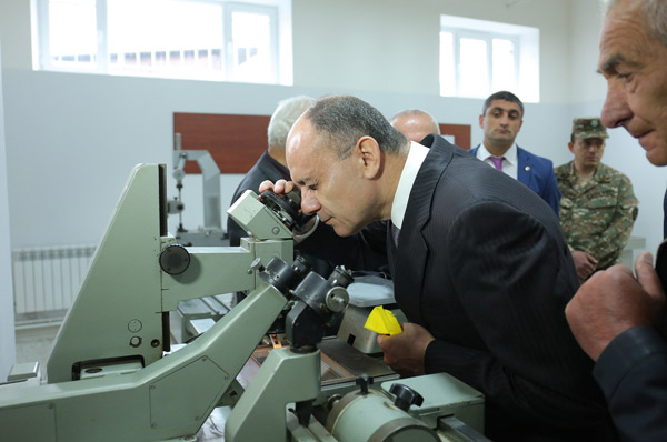 Сейран Оганян посетил ряд предприятий военно-промышленного комплекса (ФОТО)