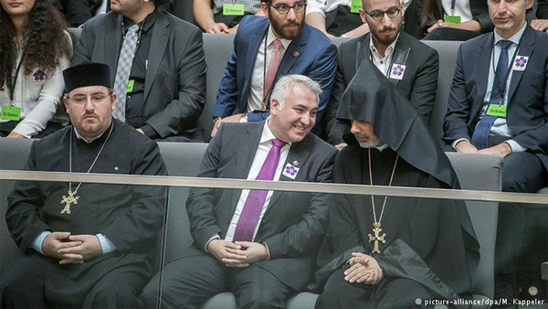 Deutsche Welle: всем немецким депутатам турецкого происхождения угрожают расправой – Die Zeit