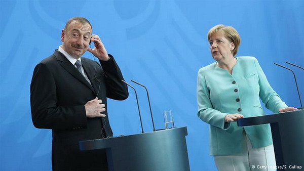 Принимали Алиева в Берлине не очень гостеприимно, не считая официальных лиц: Deutsche Welle