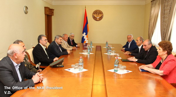 Бако Саакян принял группу бывших  депутатов Верховного Совета Республики Армения