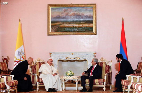 «Католическая Церковь рада предложить свой вклад»: Папа Римский – представителям армянского общества