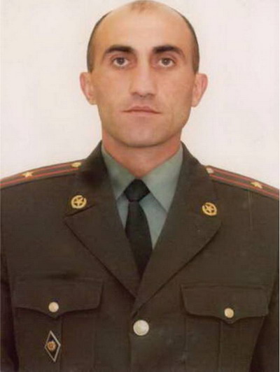 «Газпром Армения» приобрел 3-комнатную квартиру для семьи погибшего в апреле подполковника Алексана Аракеляна