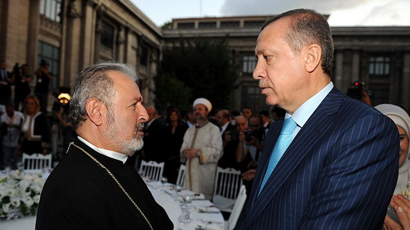 Местоблюститель Армянского патриарха Константинопольского – постыдный инструмент турецкой пропаганды