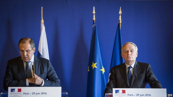 Париж готов предоставить площадку для новых переговоров по Карабаху: переговоры Лавров-Эйро