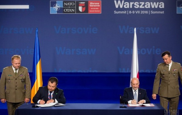 Министры обороны Польши и Украины подписали соглашение о поставках оружия