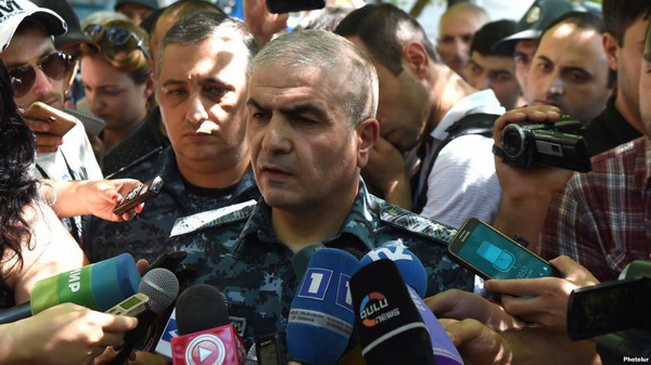 Замглавы Полиции: Жирайр Сефилян «пока в переговорах не участвует»