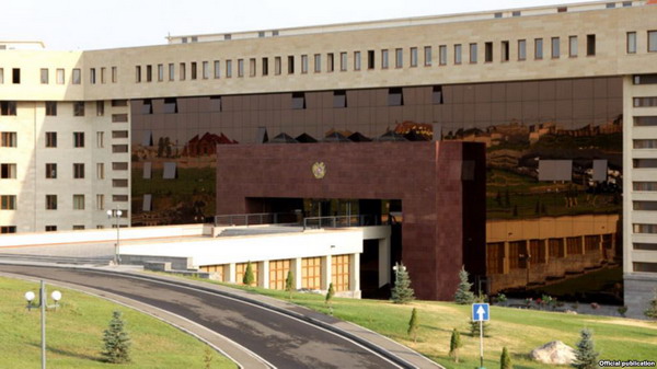 Делегация МО РФ прибывает в Ереван с «соглашением об объединенной группировке войск РФ и Армении»