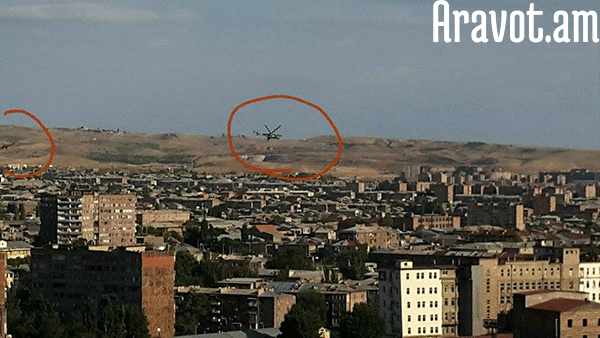 Над захваченным полком ППС барражировали боевые вертолеты: фото, видео
