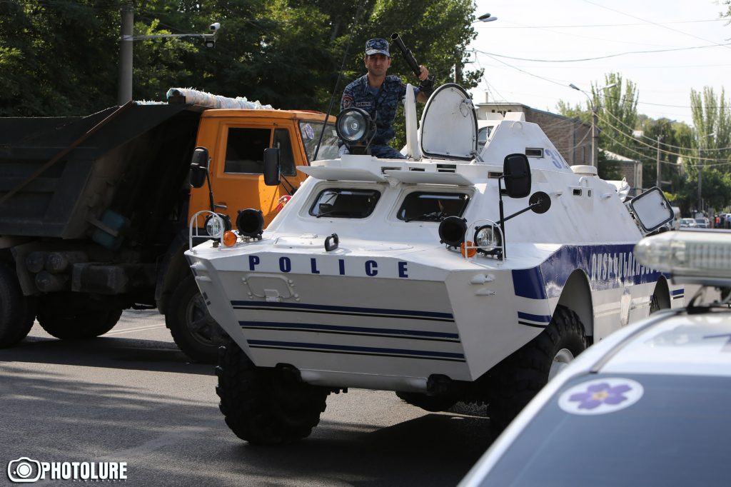 СНБ Армении: информация о начале вооруженного восстания не соответствует действительности