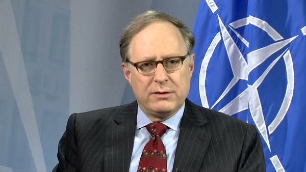 Москва хочет вернуться к модели Ялтинских соглашений: замгенсека НАТО Александр Вершбоу