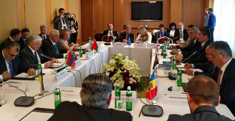 Эдвард Налбандян в Киеве: после двух саммитов Баку пытается игнорировать достигнутые договоренности