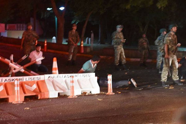 Солдаты уходят с улиц Анкары: очевидец