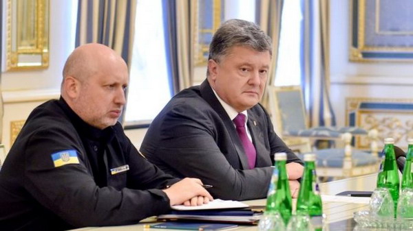 Президент Украины привел армию в повышенную боеготовность на границах с российскими войсками