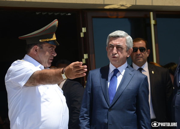 Командующему войсками Полиции Левону Ераносяну премьер предоставил 28-дневный отпуск