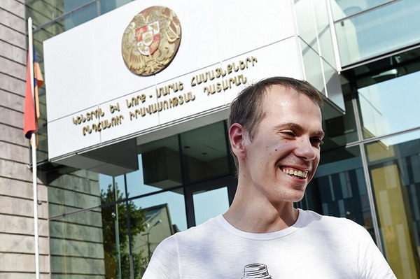 Задержанному гражданину РФ Миронову доставили шашлык