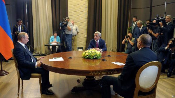 «Москва пытается побудить стороны Карабахского конфликта к новым взаимным уступкам»: Мэтью Брайза