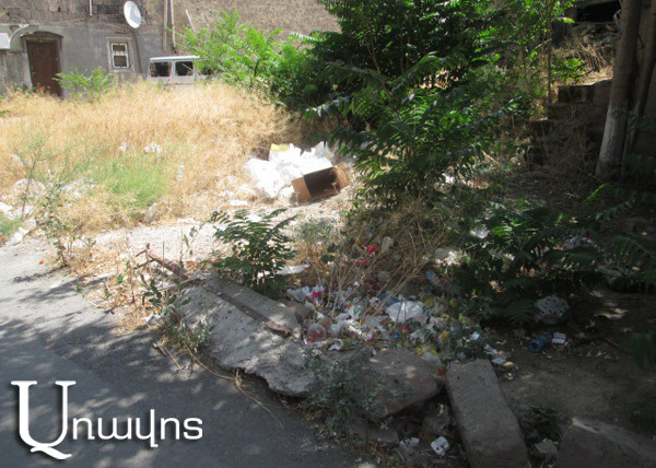 «Ароматы» шашлыка и мусора вперемежку в «Республике»