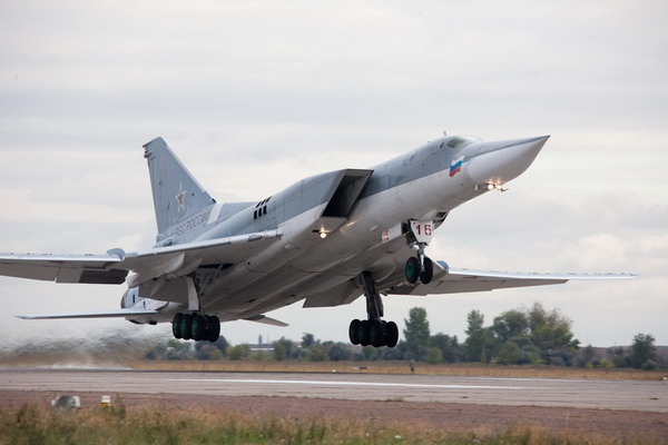 МО РФ подтвердило базирование в Иране бомбардировщиков Ту-22М3 и Су-34