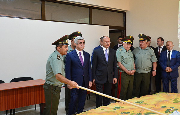 Серж Саргсян присутствовал на церемонии открытия нового здания командно-штабного факультета Военного Университета имени Вазгена Саргсяна