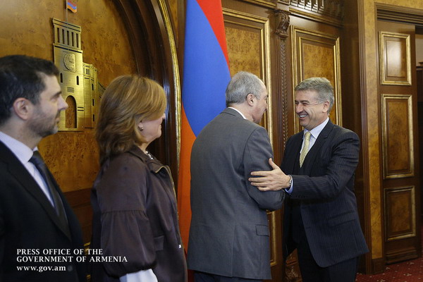 Карен Карапетян принял руководителя армянской миссии Международного валютного фонда