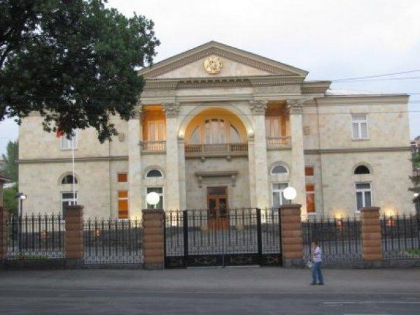 Официальный Ереван отрицает, что Серж Саргсян провел встречу с представителем Абхазии: МИД Грузии