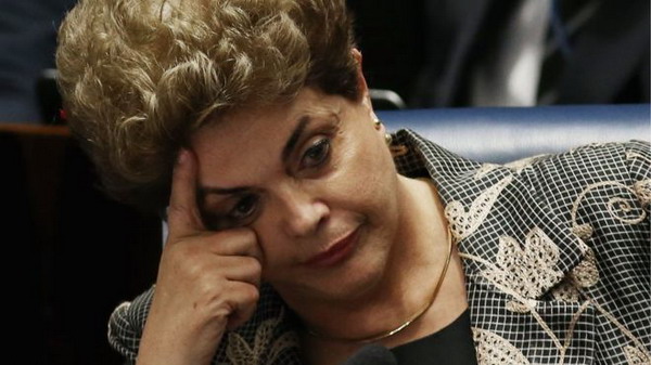 Президент Бразилии Дилма Русеф смещена с должности в результате импичмента