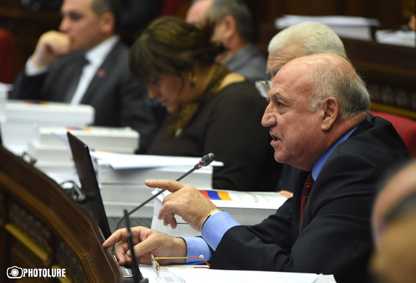 Арташес Гегамян выразил в парламенте недовольство по поводу «предвзятого отношения властей»