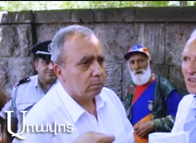 Азербайджанцы потребовали «арестовать и наказать» Гранта Багратяна