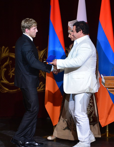 Маленькая Армения удостоила своих олимпийцев больших наград