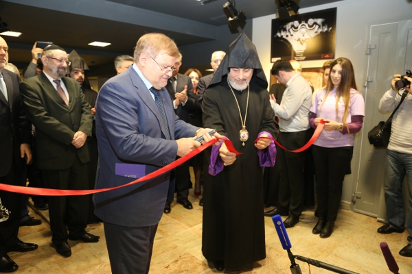 Армянский музей Москвы закрыт по прихоти архиепископа Езраса Нерсисяна? — Видео