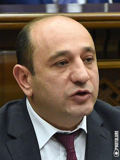 Зоя Тадевосян – о министре: «У него связаны руки. Из Баграмяна-26 не позволят проводить изменения»