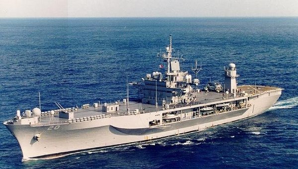 Флагманский корабль Шестого флота ВМС США «Маунт Уитни» вошел в Черное море