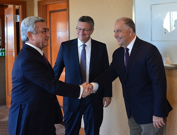 Серж Саргсян в Нью-Йорке встретился с членами Совета директоров Армянской Ассамблеи Америки