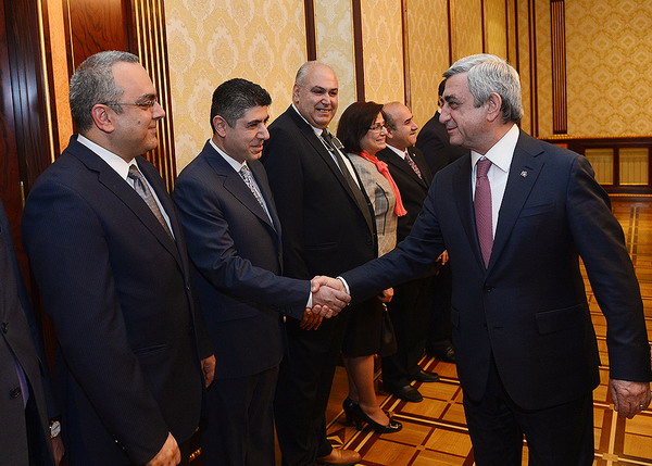 Серж Саргсян встретился с представителями армянской общины Сирии