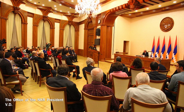 Бако Саакян принял участников 8-ой Всеармянской конференции журналистов