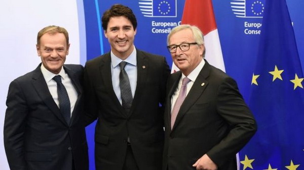 Европейский Союз подписал историческое соглашение с Канадой о свободной торговле