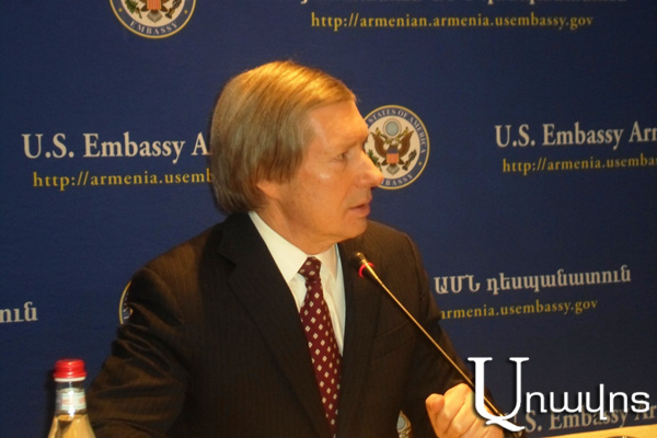 «Статус Карабаха один из обсуждаемых на переговорах вопросов»: Джеймс Уорлик – о заявлении Алиева