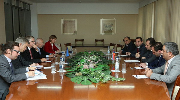 Виген Саргсян представил спецпредставителю ЕС нарушения Азербайджаном режима прекращения огня