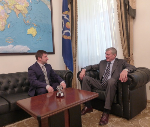 Постоянный представитель Армении встретился с генсеком ОДКБ