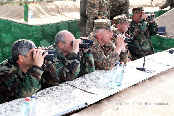 В центральной части Арцаха проходят военные учения Армии Обороны