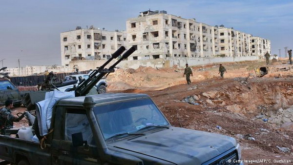 Сирийская армия взяла под контроль ряд районов восточного Алеппо: тысячи жителей покидают город