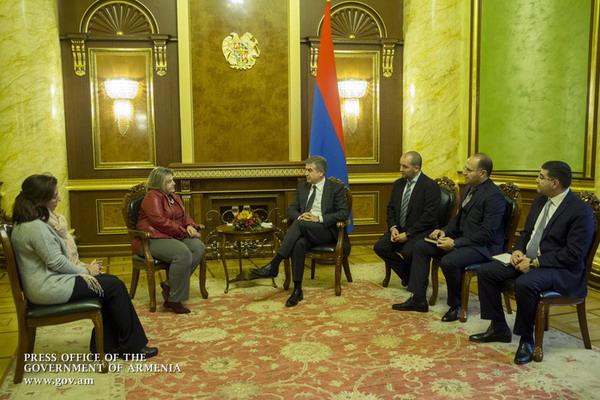 Карен Карапетян и посол Греции в Армении обсудили вопросы углубления двусторонних отношений