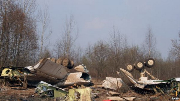 «Польша должна знать все»: начались массовые эксгумации останков жертв авиакатастрофы под Смоленском