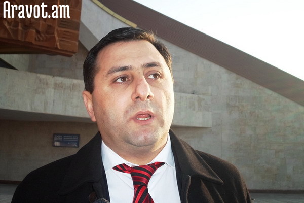 Самвел Фарманян никак не прокомментировал вступление премьер-министра в РПА: видео