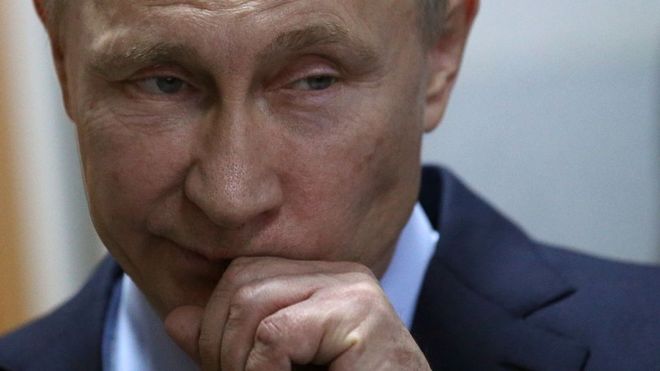 «Мы никого не будем высылать»: Путин воздержался от ответных мер против дипломатов США