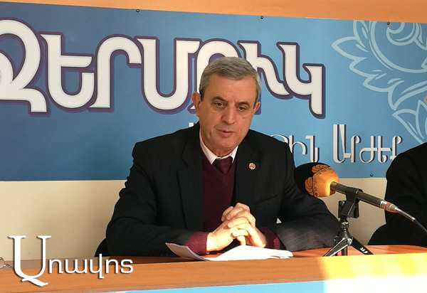 Депутат от правящей РПА Гагик Минасян экономические показатели за 2016 год называет неоднозначными