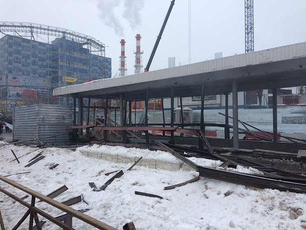 Взрыв у станции метро в Москве: ранены четверо рабочих